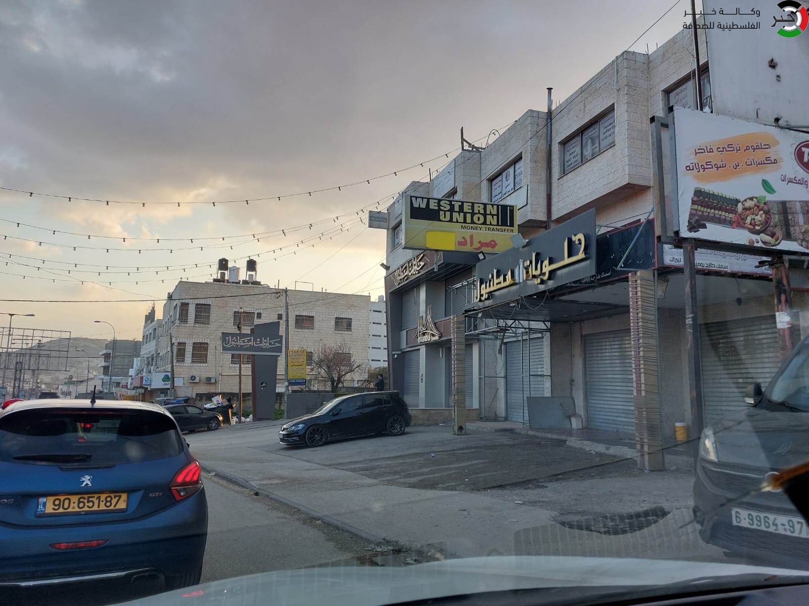 الاحتلال يُغلق المحلات التجارية في نابلس