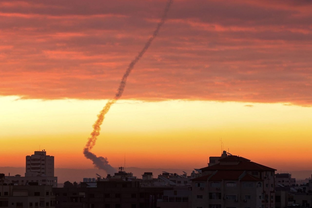 طيران الاحتلال يستهدف عدة مواقع في قطاع غزة