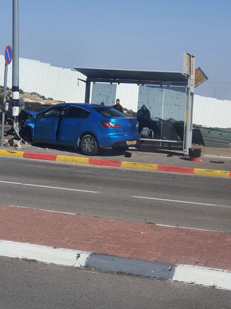 الإعلام العبري: مقتل مستوطنين والعديد من الإصابات بينهم بحالات الخطر إثر عملية دهس بالقدس المحتلة