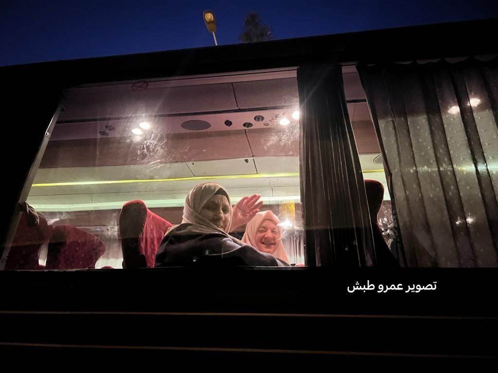 مغادرة أول فوج من أهالي قطاع غزة لزيارة المسجد الأقصى المبارك