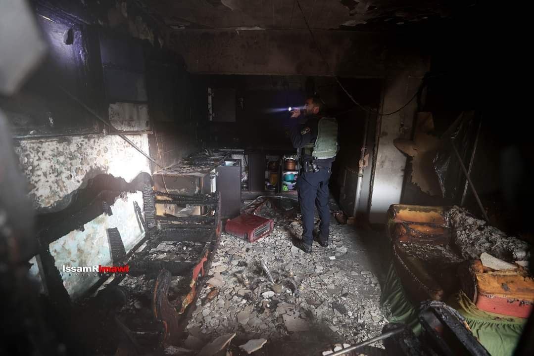 مستوطنون يحرقون منزلاً مأهولاُ شمال رام الله