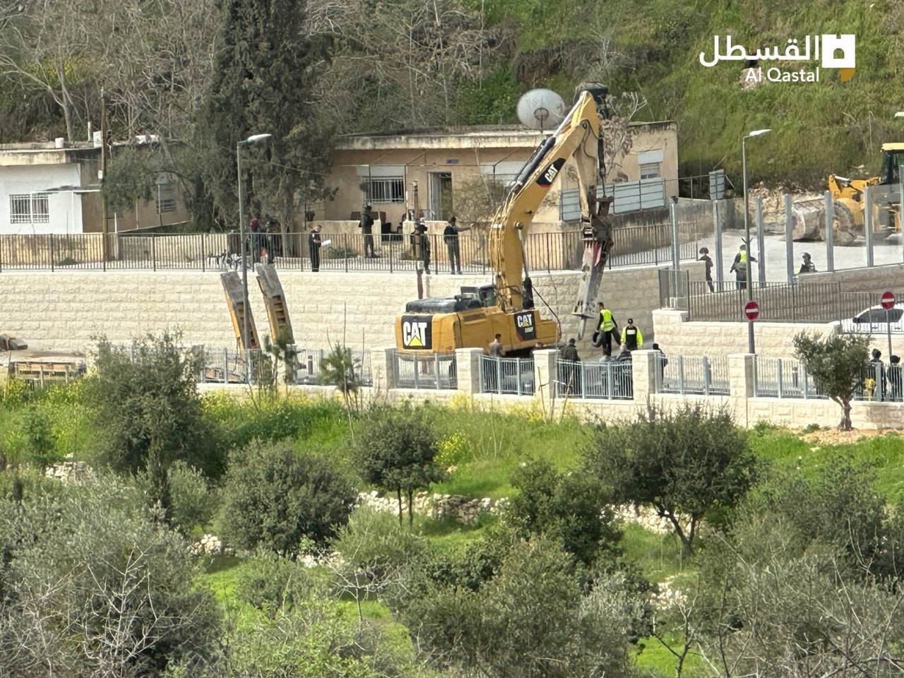 الاحتلال يهدم منازل في القدس المحتلة ويستولي على "كرفانات" في أريحا
