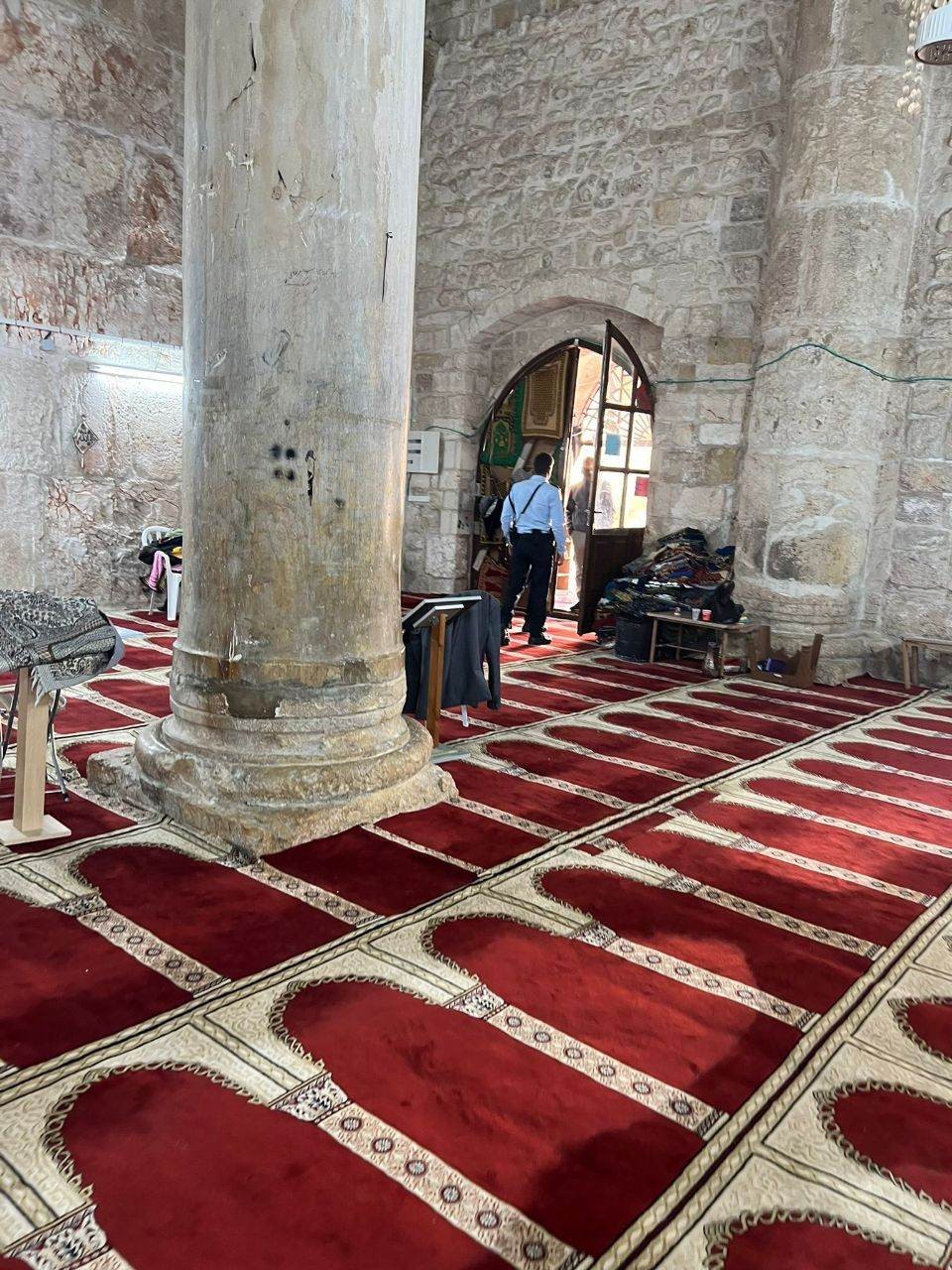 شرطة الاحتلال تُجدد اقتحامها لمصلى باب الرحمة بالمسجد الأقصى