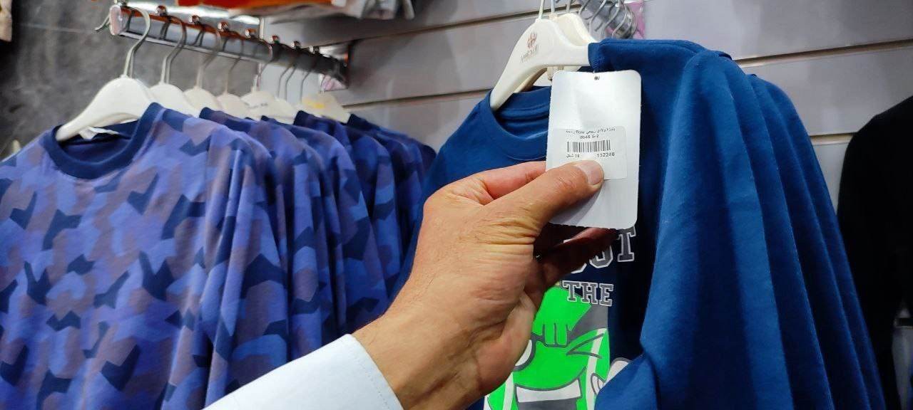 بالصور: جولات رقابية على محلات الملابس في خانيونس