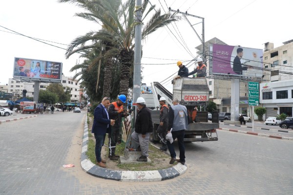 كهرباء غزّة تنجز إنارة ميدان فلسطين "الساحة"