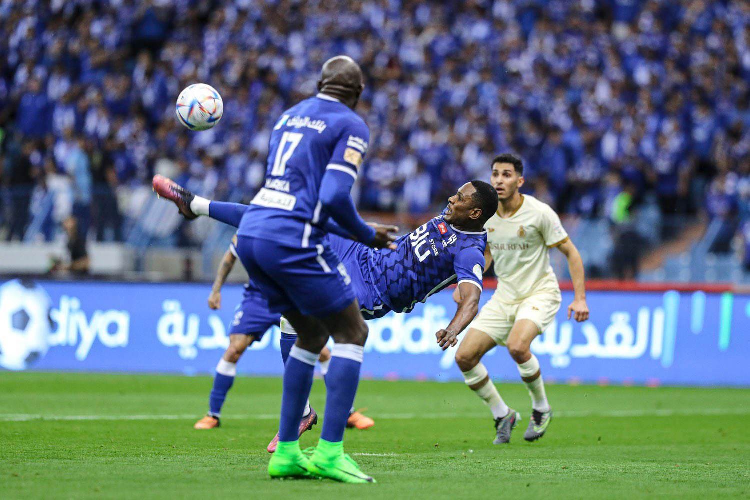 بالصور: الهلال يحسم ديربي الرياض ويعقد مهمة النصر