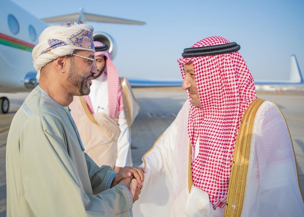 بالصور: وصول 6 وزراء خارجية عرب إلى جدة لعقد اجتماع تشاوري