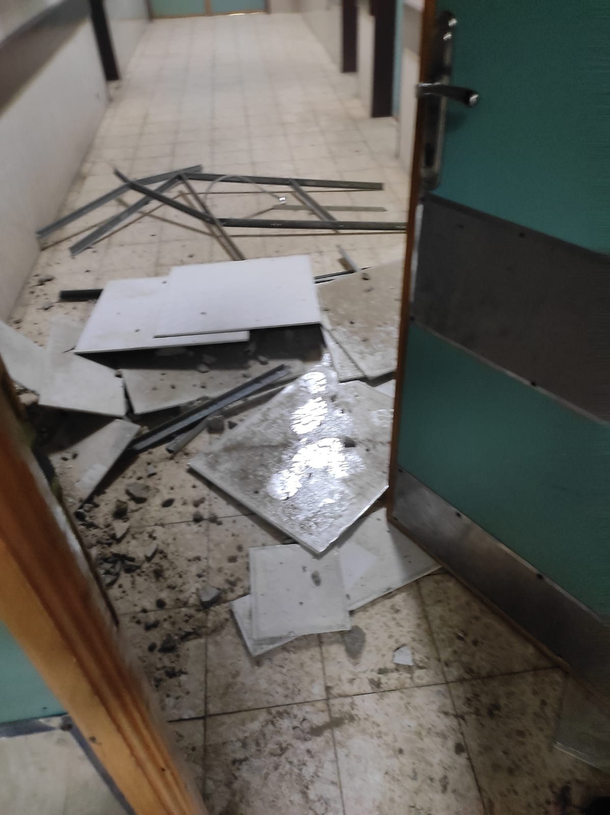 شاهد: الأضرار التي لحقت بمستشفى شهداء الأقصى جراء القصف الإسرائيلي