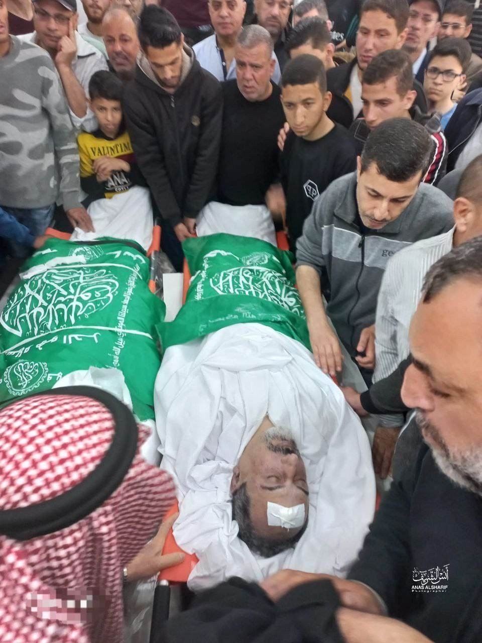 جماهير شعبنا تُشيع جثامين شهداء العدوان الإسرائيلي على غزة