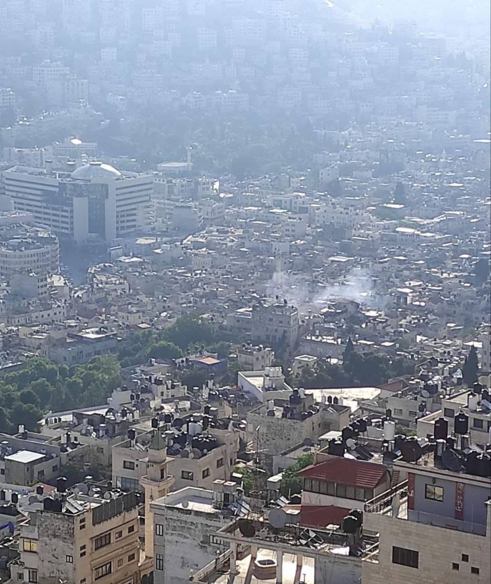 قوات خاصة تقتحم حارة الياسمينة بمدينة نابلس وتُحاصر أحد المنازل