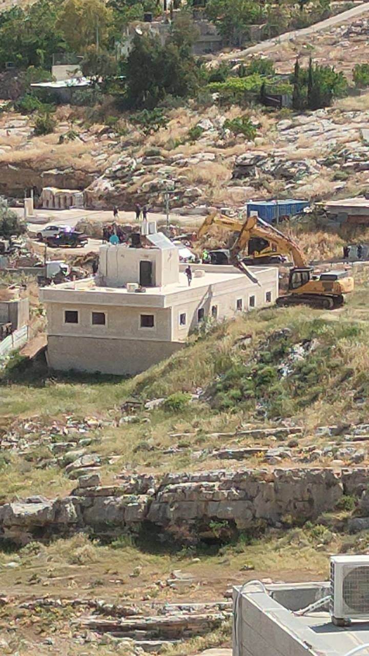 الاحتلال يهدم شقتين سكنيتين في جبل المكبر بحجة عدم الترخيص