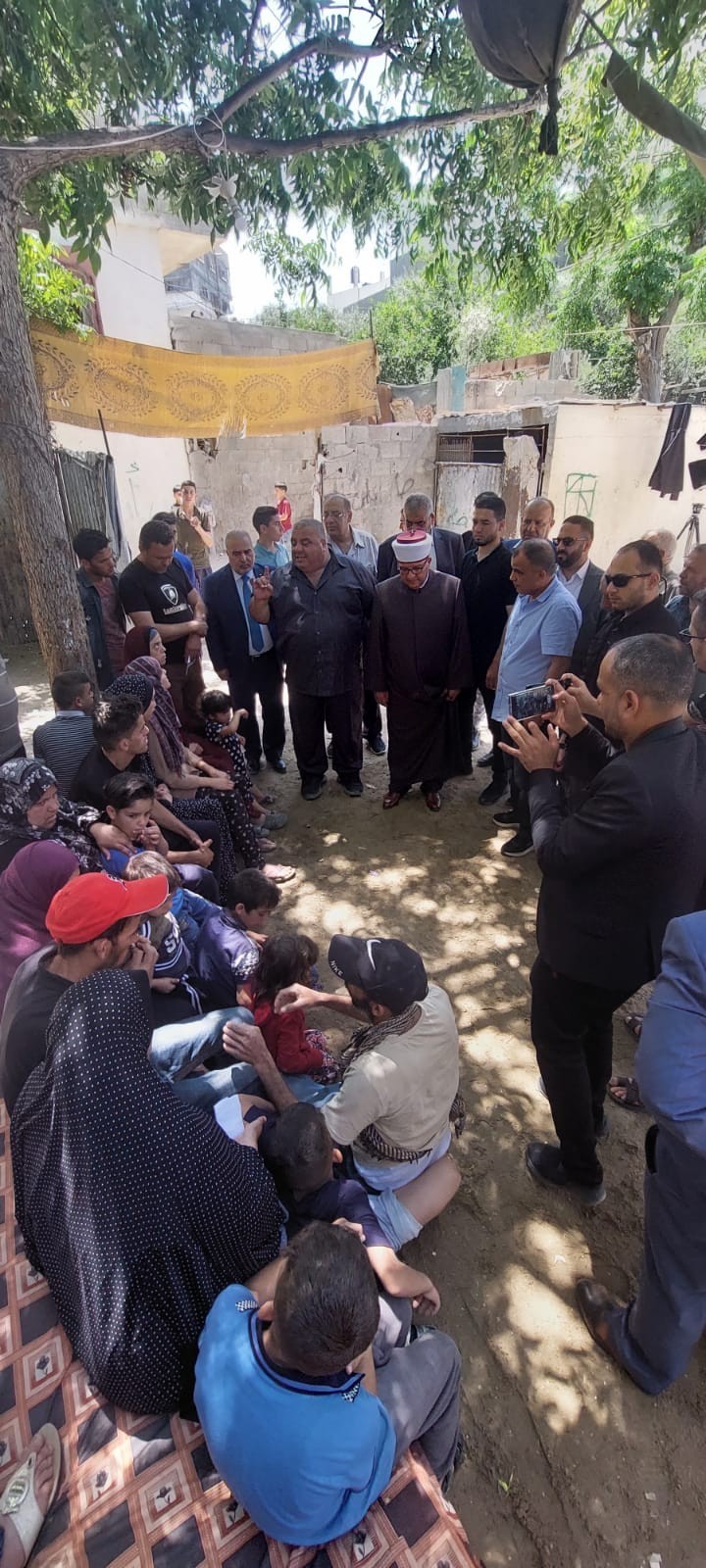 الوزير البكري يختتم زيارته لغزة بلقاء ذوي الاحتياجات الخاصة من عائلة "نبهان" شمال القطاع