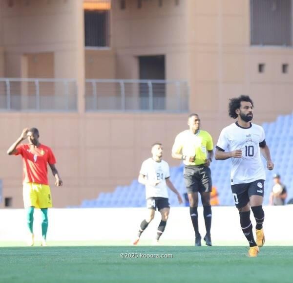 بالصور : منتخب مصر يقلب الطاولة على غينيا.. ويضمن التأهل لأمم إفريقيا