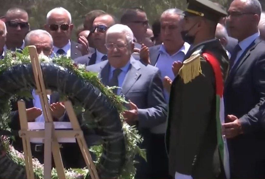 الرئيس عباس يصل جنين عبر طائرة مروحية أردنية