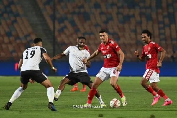 بالصور : تعادل مثير بين الأهلي والحرس في ليلة التتويج بالدوري المصري