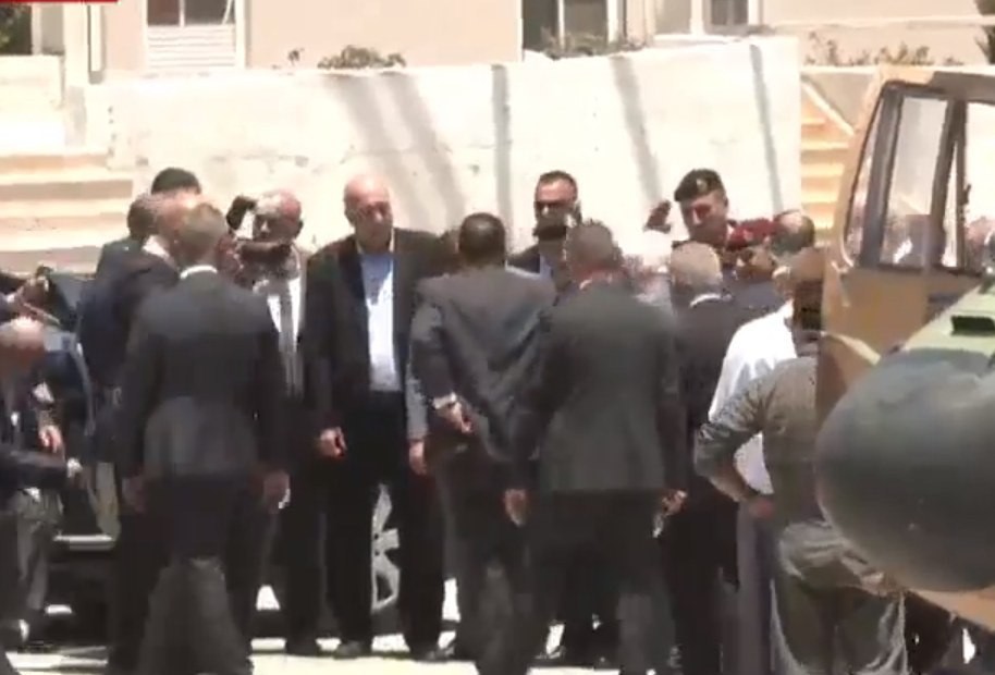 الرئيس عباس يصل جنين عبر طائرة مروحية أردنية