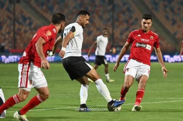 بالصور : تعادل مثير بين الأهلي والحرس في ليلة التتويج بالدوري المصري