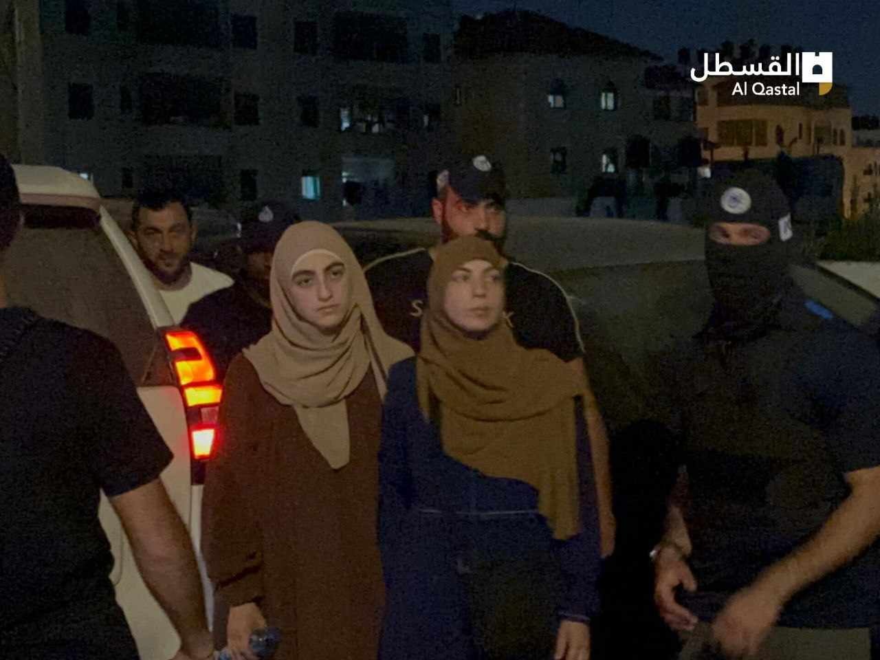 الاحتلال يعتقل والدة وشقيق وشقيقة الشهيد الزعانين من بيت حنينا