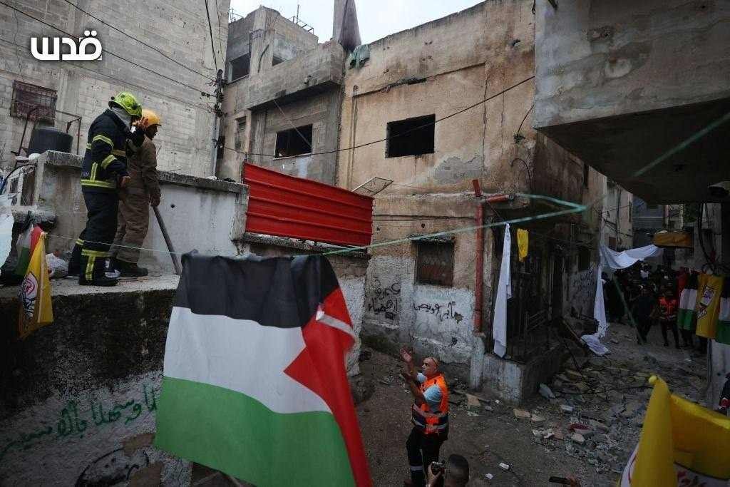 الاحتلال يُفجر مقر حركة فتح ومنزل عائلة أبو شلال في مخيم بلاطة جنوب نابلس