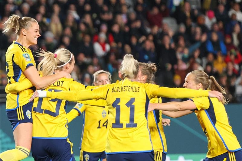بالصور :  السويد تنجو من انتفاضة اليابان في مونديال السيدات