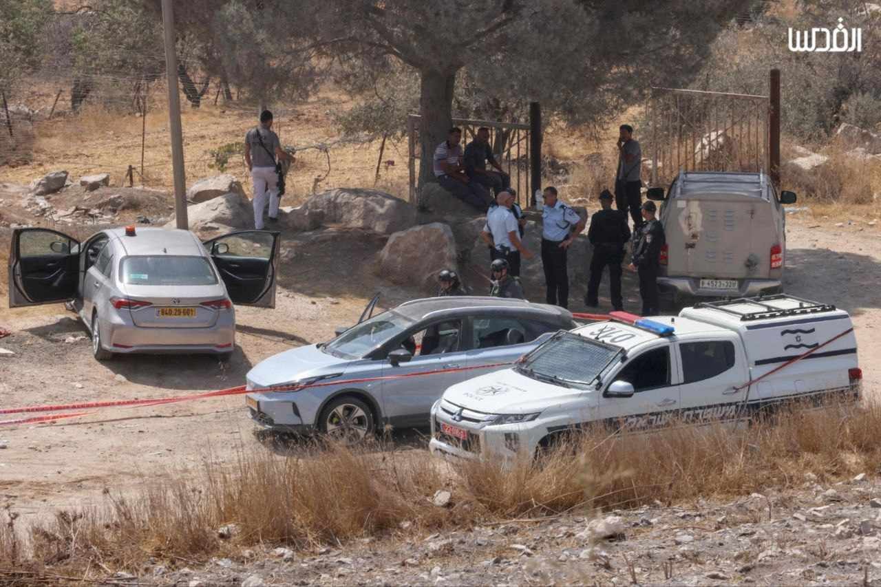 جيش الاحتلال يستدعي قوات خاصة لمطاردة منفذي عملية إطلاق النار بالخليل