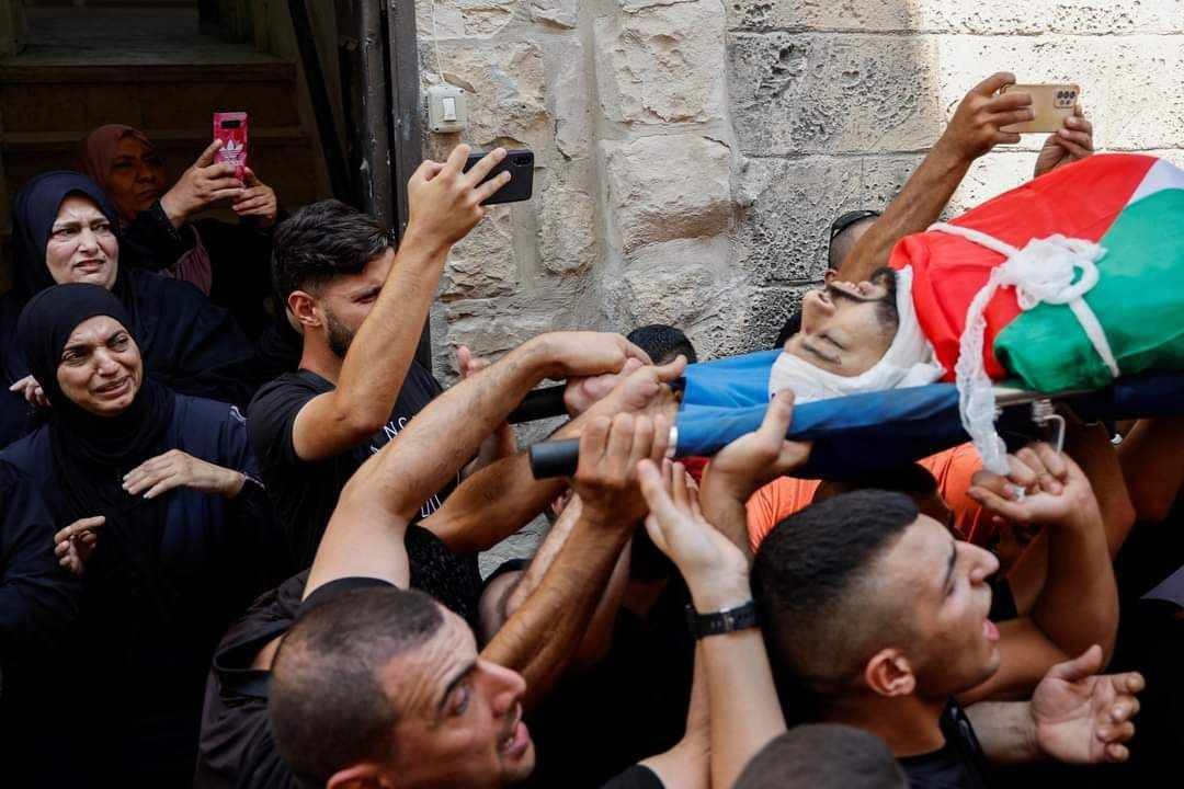أهالي جنين يُشيعون جثمان الشهيد مصطفى الكستوني