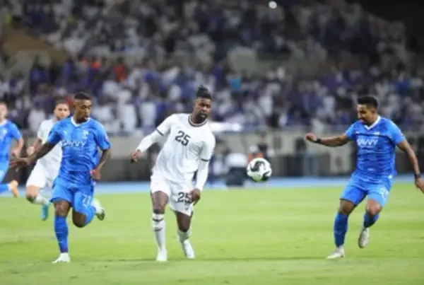 بالصور: الهلال يعبر الشباب.. ويلحق بالنصر إلى نهائي كأس الملك سلمان