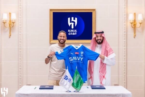 بالصور.. الهلال يعلن التعاقد مع نيمار