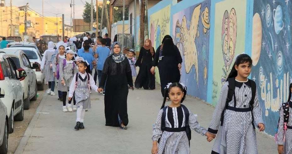 حوالي 625 ألف طالب يتوجهون إلى مدارسهم اليوم في قطاع غزة