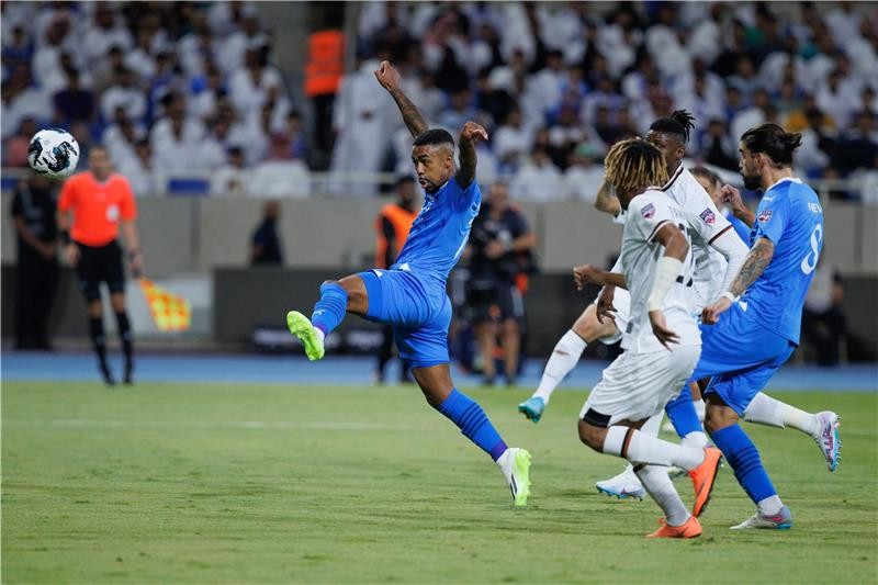 بالصور: الهلال يعبر الشباب.. ويلحق بالنصر إلى نهائي كأس الملك سلمان