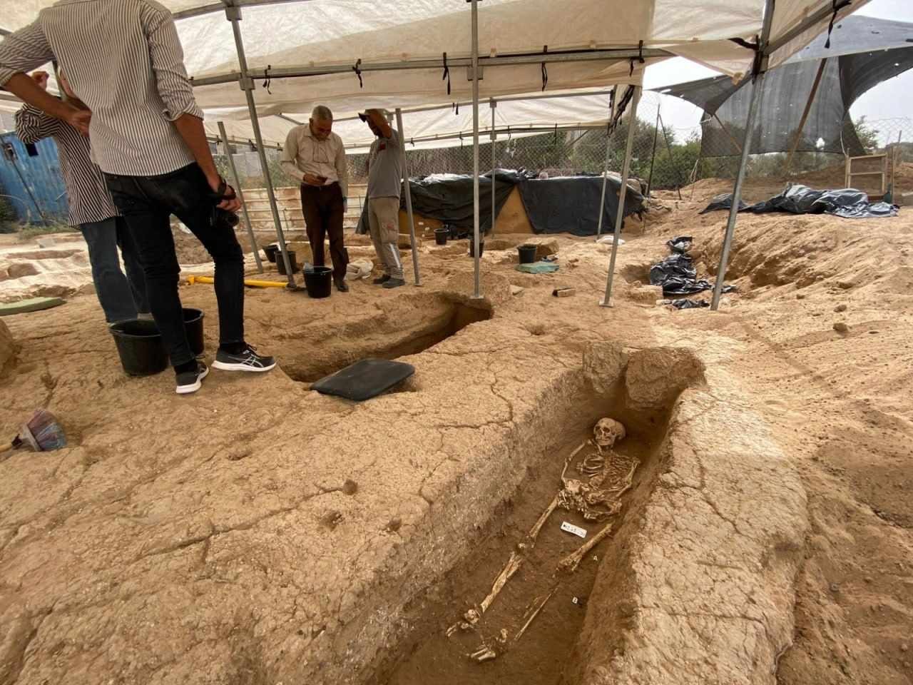 سياحة غزة تعثر على 4 قبور جديدة في المقبرة الرومانية