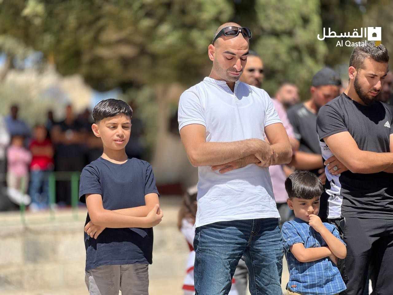 40 ألفًا يؤدون صلاة الجمعة في باحات المسجد الأقصى المبارك