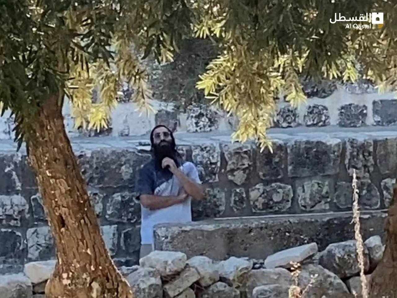 عشرات المستوطنين يقتحمون باحات الأقصى المبارك