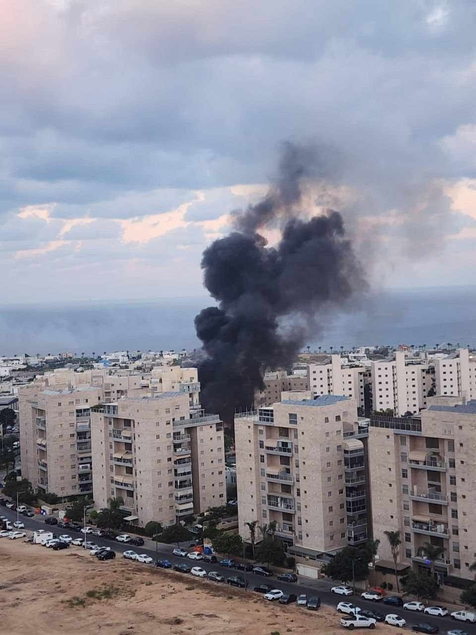 شاهد: إطلاق مئات الصواريخ من قطاع غزة باتجاه تل أبيب والمدن المحتلة