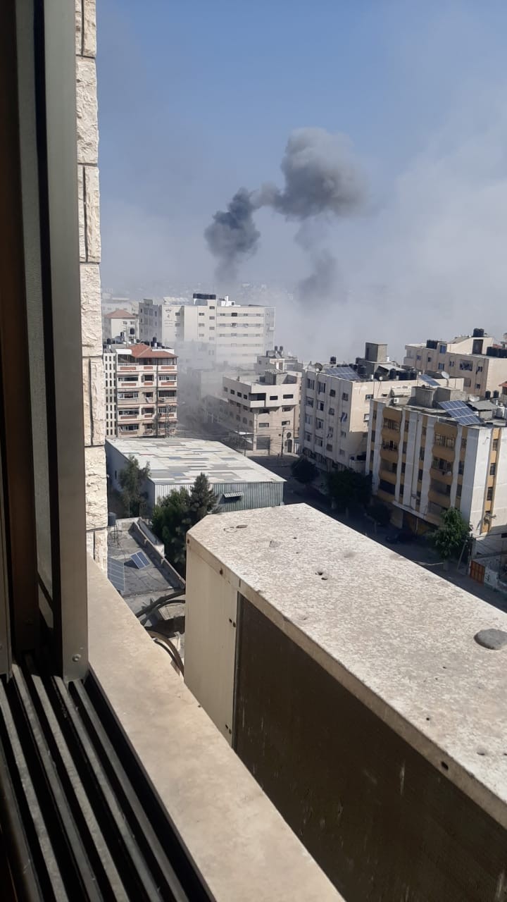 بالصور : قصف عنيف جدا في شارع اليرموك و شارع الجلاء