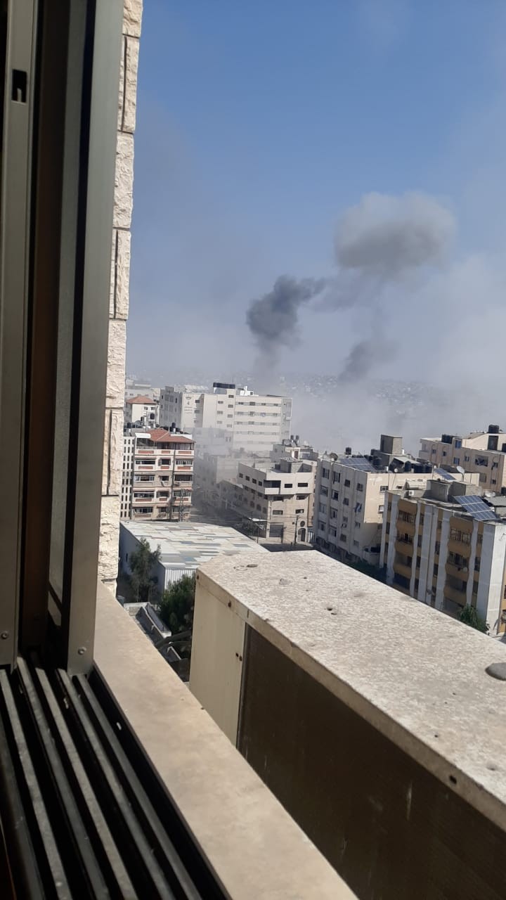 بالصور : قصف عنيف جدا في شارع اليرموك و شارع الجلاء