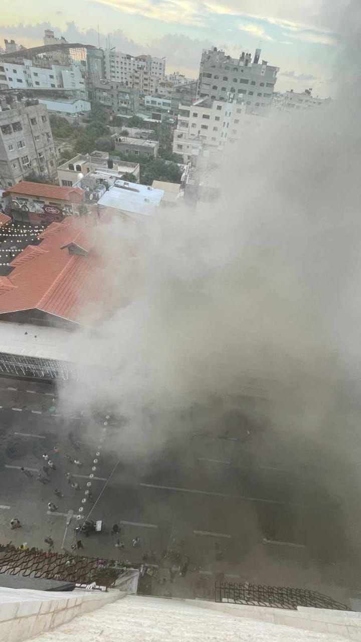 بالفيديو والصور: اندلاع حريق في مطعم التايلندي غرب غزة