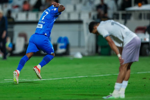 بالصور.. الهلال يتخطى الطائي بأقل مجهود