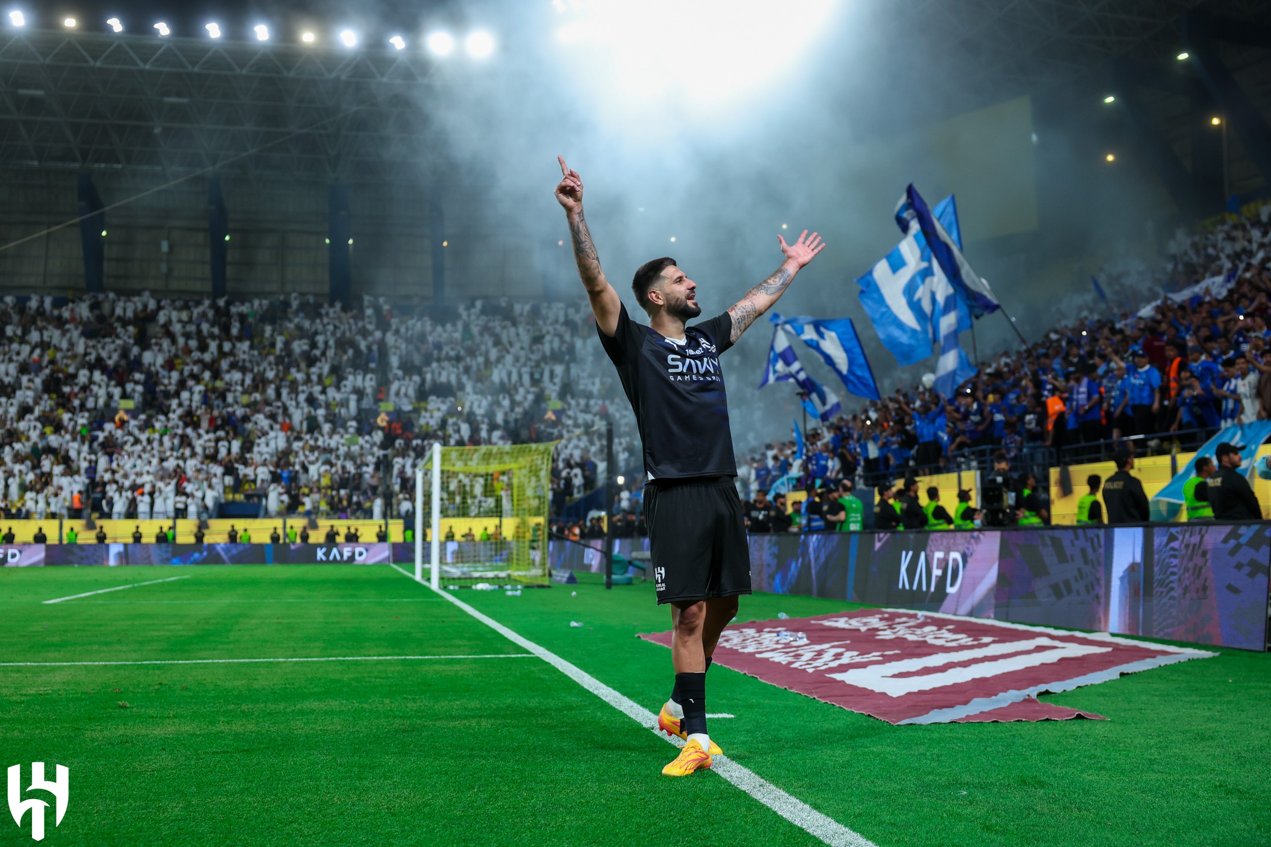 بالصور : الهلال يرفض السقوط.. والنصر يخدش كبرياء البطل