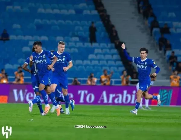 بالصور : الهلال يتعذب قبل اجتياز محطة ضمك الصعبة