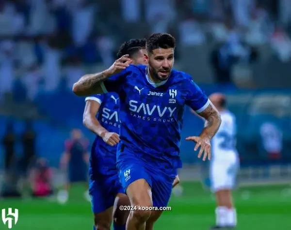 بالصور : الهلال يتعذب قبل اجتياز محطة ضمك الصعبة