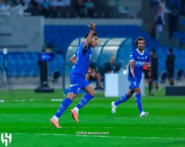 بالصور : الهلال يتعذب قبل اجتياز محطة ضمك الصعبة