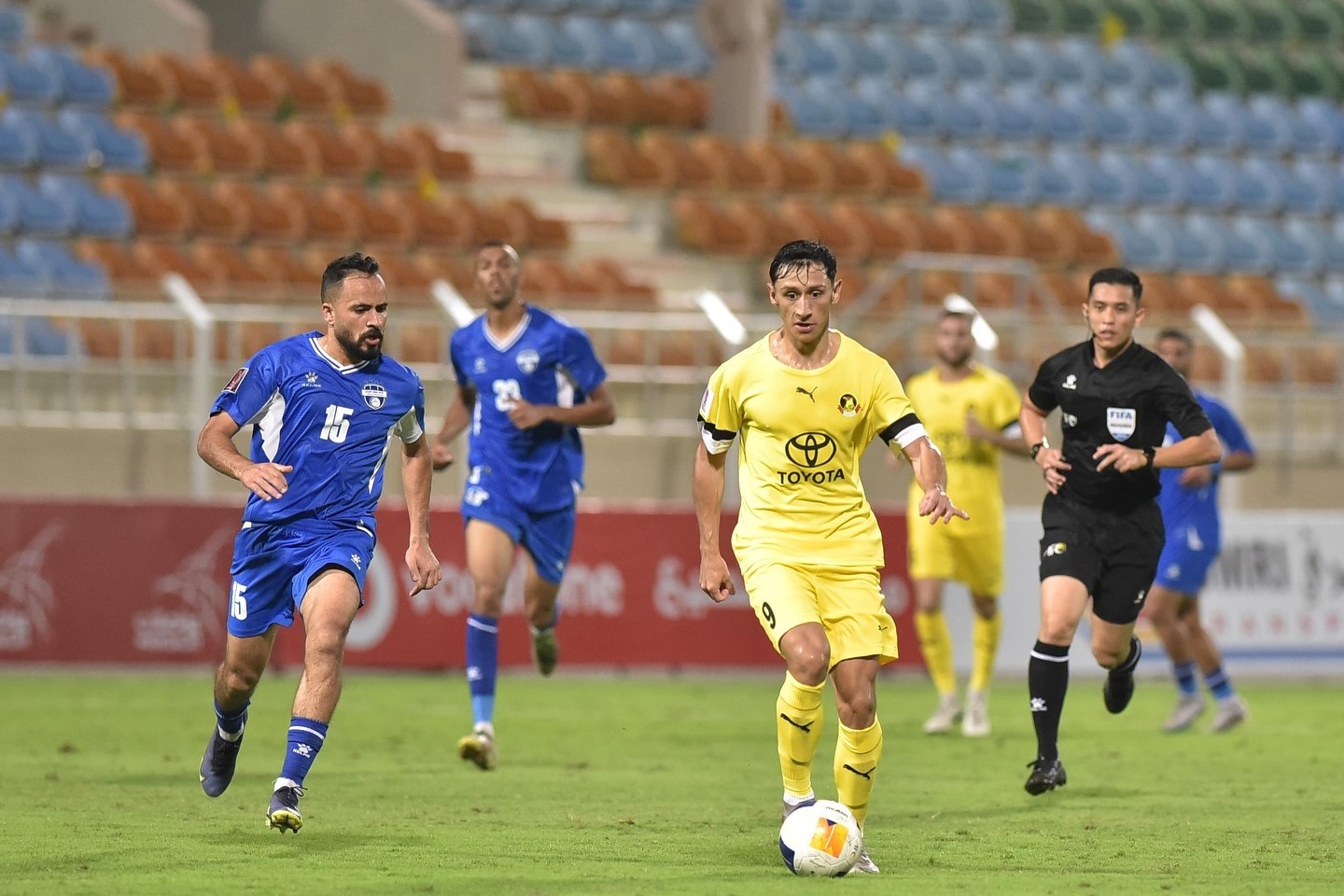 بالصور : هلال القدس يتعادل مع الأهلي البحريني في افتتاح مبارياته بالبطولة الآسيوية