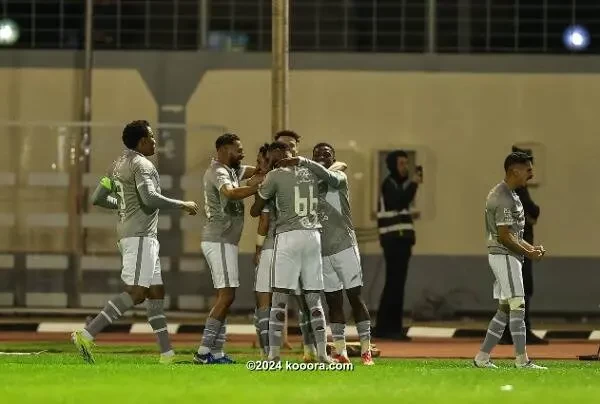 بالصور.. الهلال يكتسح الطائي بكأس الملك