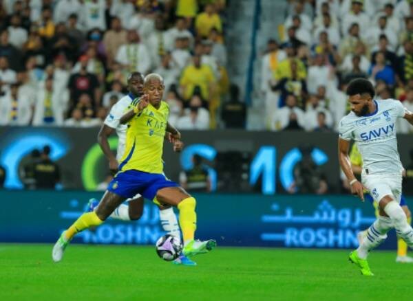 تعادل مثير يحكم ديربي النصر والهلال في ليلة الأهداف الملغية