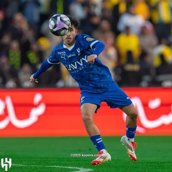 بالصور.. الهلال يطفئ نار الكلاسيكو بخماسية في العروبة