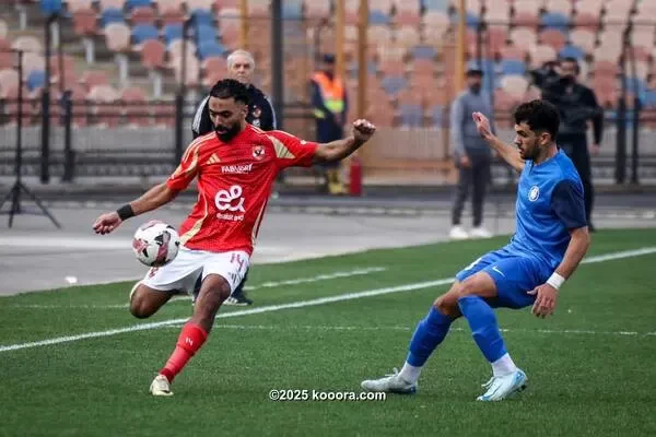 بالصور : الأهلي يقتنص صدارة الدوري المصري بعبور سموحة