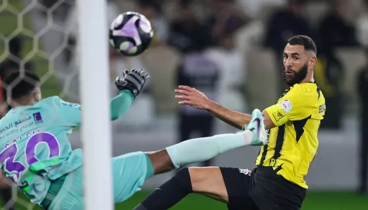 بالصور: اتحاد جدة يطارد الهلال باكتساح الرائد