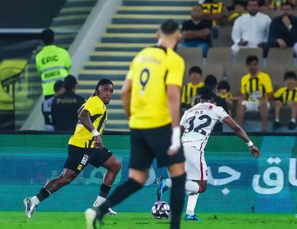 بالصور: اتحاد جدة يطارد الهلال باكتساح الرائد