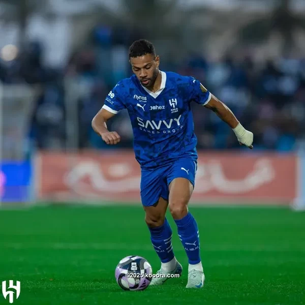 بالصور.. الهلال يطفئ نار الكلاسيكو بخماسية في العروبة